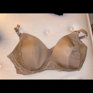 Lace trimmed nursing bra
